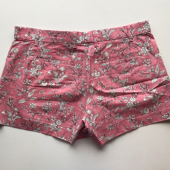 Floral Patterned Shorts - Picture 2 of 4